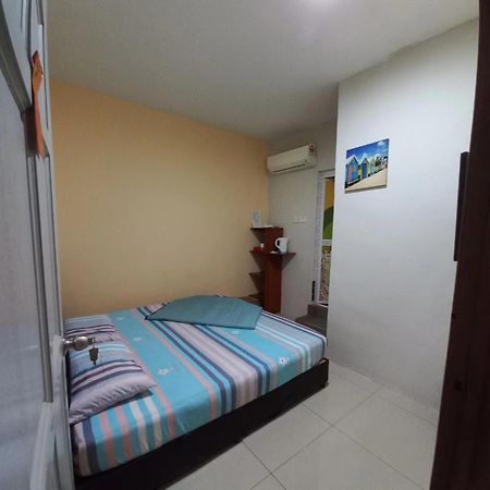 Happy Homestay Lukut Port Dickson Ngoại thất bức ảnh