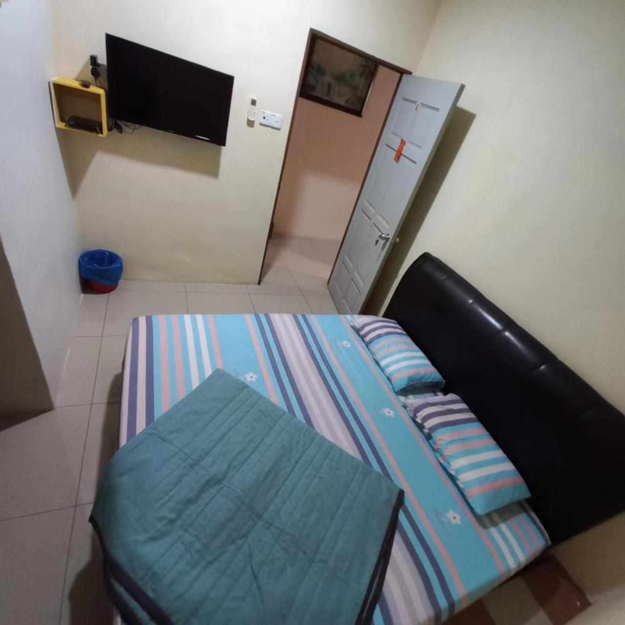 Happy Homestay Lukut Port Dickson Ngoại thất bức ảnh